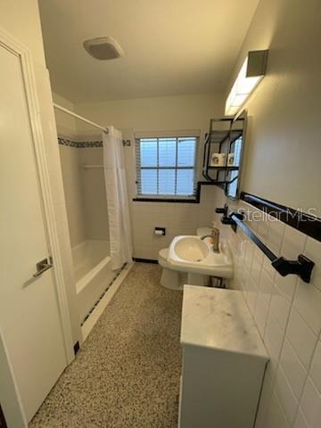 Building Photo - 2159 Bougainvillea St