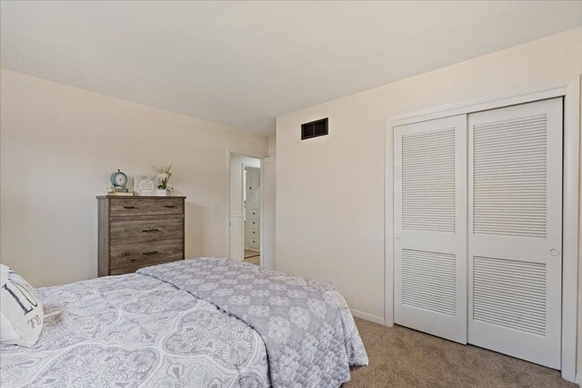 Building Photo - 3 Bedroom Rental in Milan