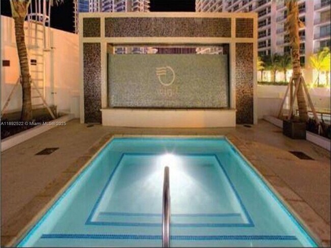 Building Photo - 350 S Miami Ave