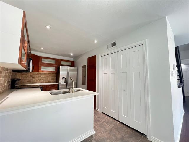 Building Photo - 4242 N Capistrano Dr