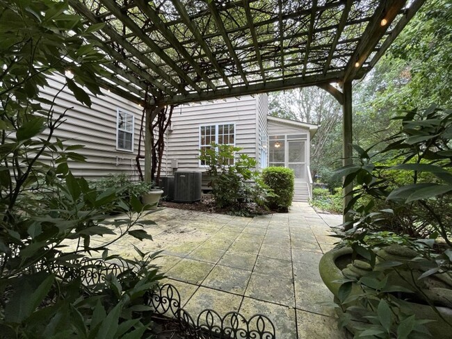 Building Photo - Refreshed 4 Bed home in Ballantyne