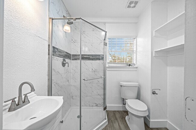 Building Photo - 4611 Idaho St