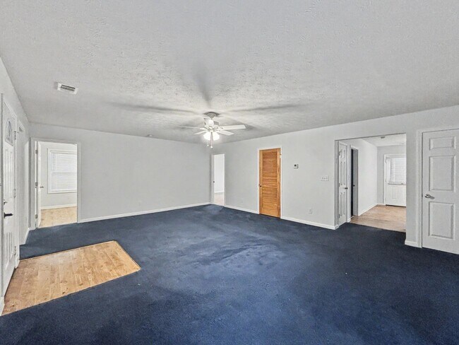 Building Photo - 560 Lee Byrd Rd