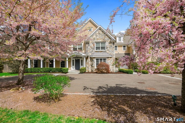 Building Photo - 774 South Ave