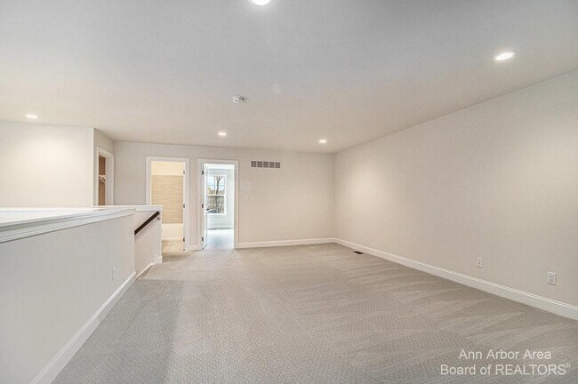 Building Photo - 3343 Roseford Blvd