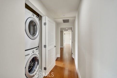 Building Photo - 1014 Larrabee St
