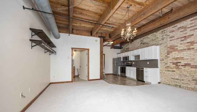 Building Photo - 940 Monroe Ave NW