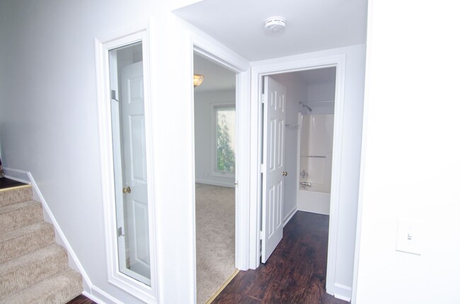 Building Photo - Quaint East Nashville Town Home