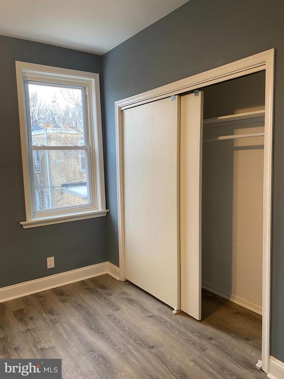 Building Photo - 5332 Pine St