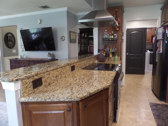 Building Photo - Beautiful 3 bedroom Home