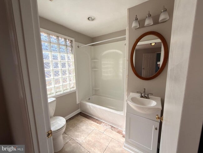 Building Photo - 10325 Gordon Rd