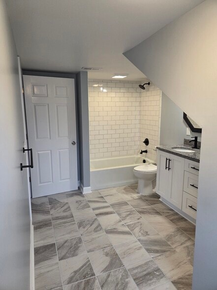 Building Photo - 415 Ford St