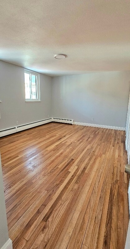 Building Photo - 498 Fountain St