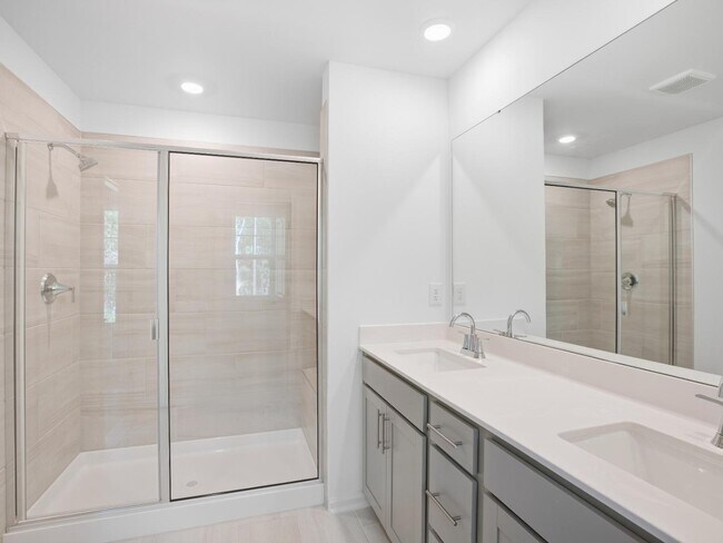 Building Photo - 214 Deercroft Dr