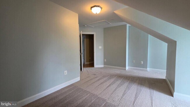 Building Photo - 3547 Goddard Way