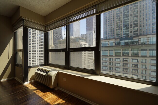 Building Photo - 30 E Huron St