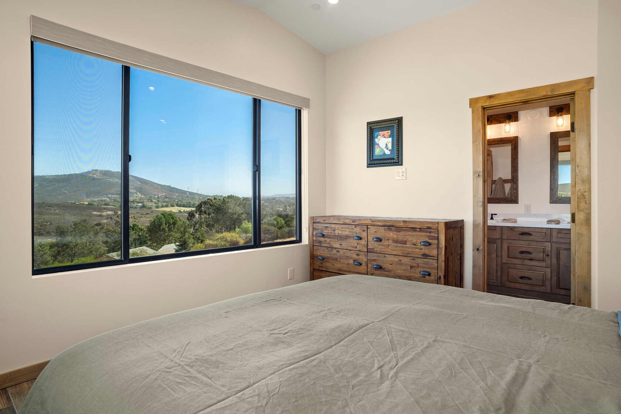 Building Photo - 3605 1/2 Fortuna Ranch Rd