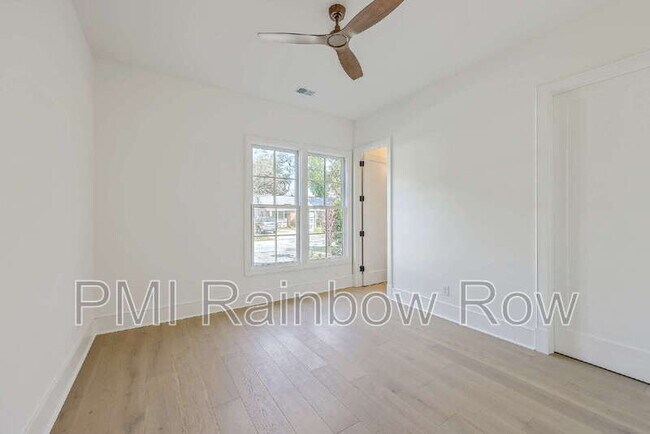 Building Photo - 755 Adluh St