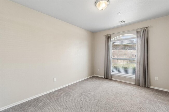 Building Photo - 15921 Katie Ridge Dr