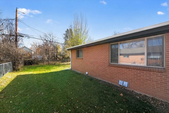 Building Photo - 6014 S Prince St