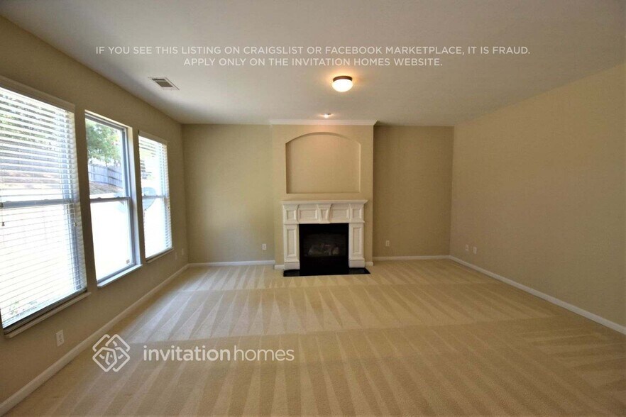 Building Photo - 610 Simonton Crest Dr SE