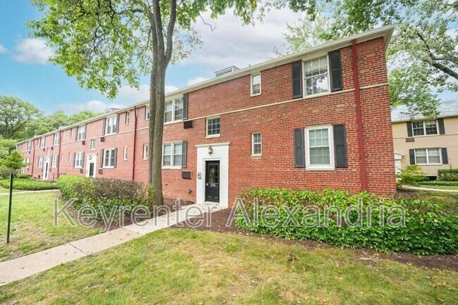 Building Photo - 206 N George Mason Dr