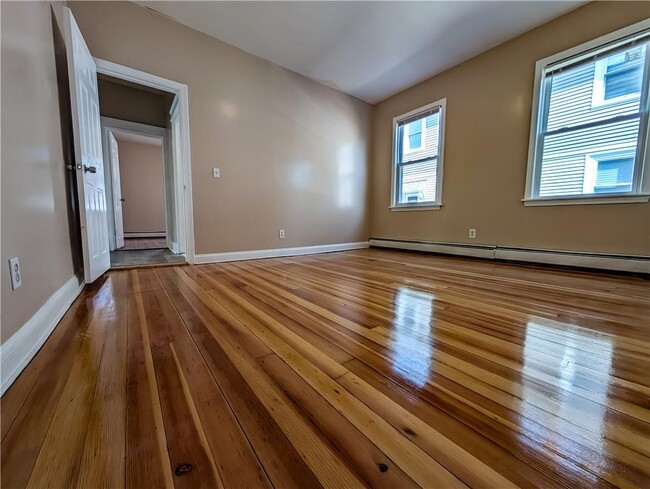 Building Photo - 364 Academy Ave
