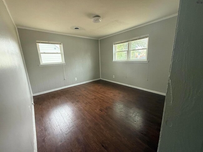 Building Photo - 1811 Deer Park Way