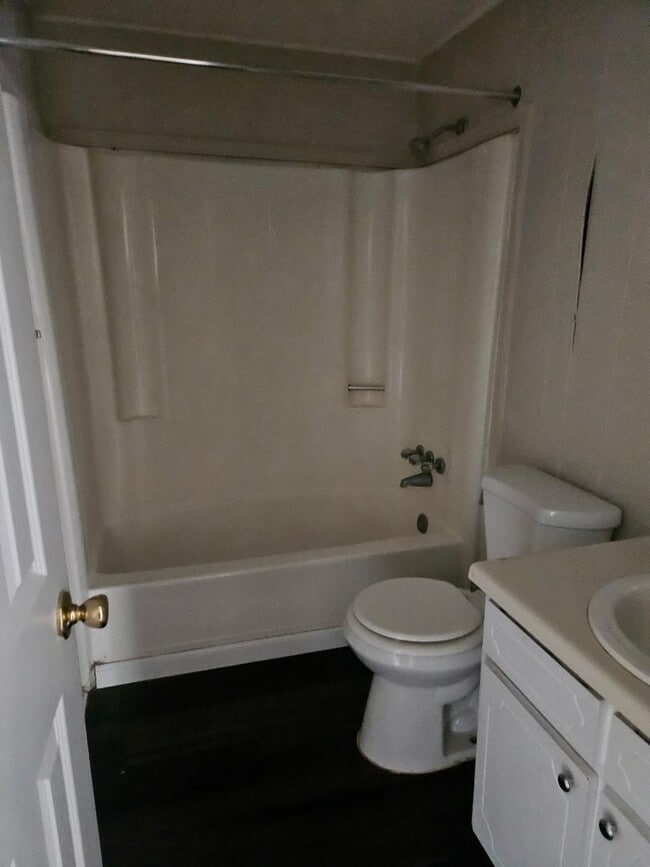 Building Photo - 20 Gees Ln