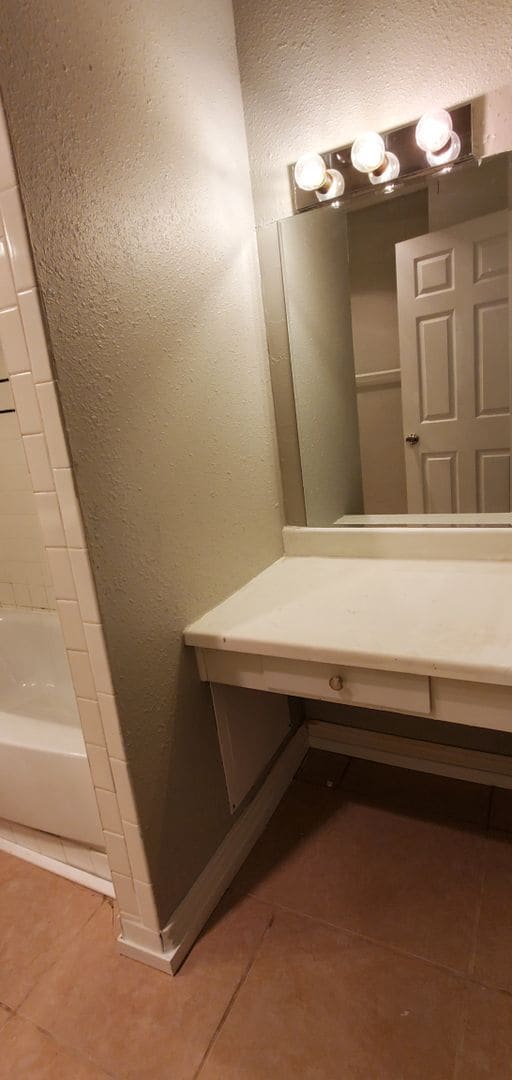 Building Photo - Spacious 3 Bedroom 2 Bath in University Park!