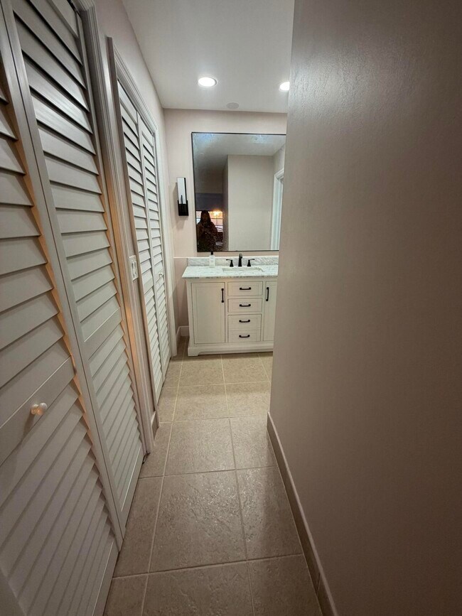 Building Photo - 110 Cypress Club Dr