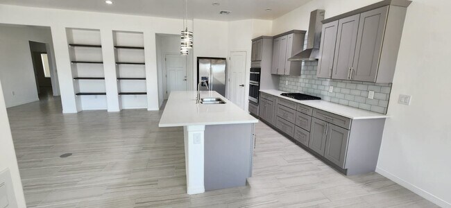 Building Photo - 3049 Chippewa Summit