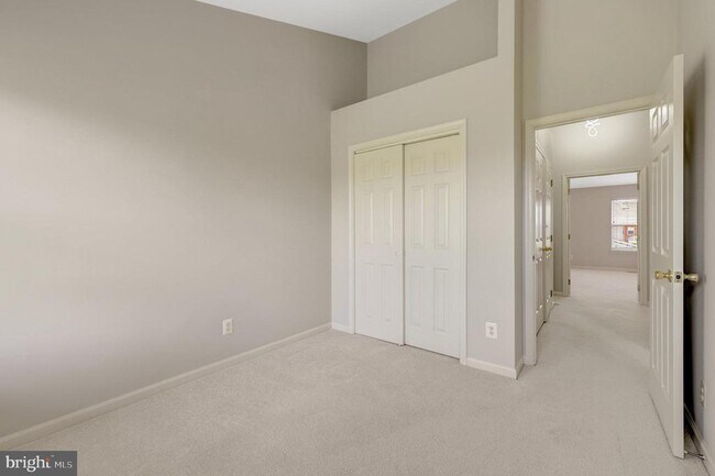 Building Photo - 2505 James Madison Cir
