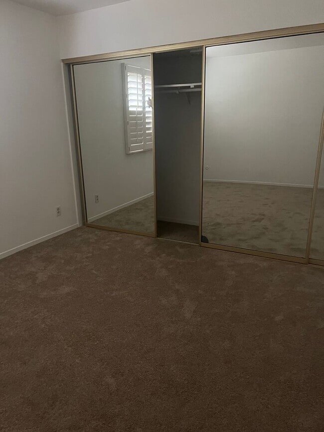 Building Photo - 55+ Home in Oceana Mission 1, Private End Unit!