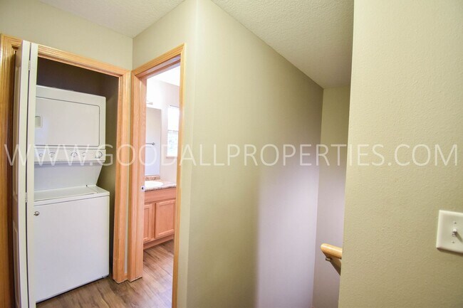 Building Photo - TWO FREE MONTHS OF RENT POSSIBLE!! 2 bedro...