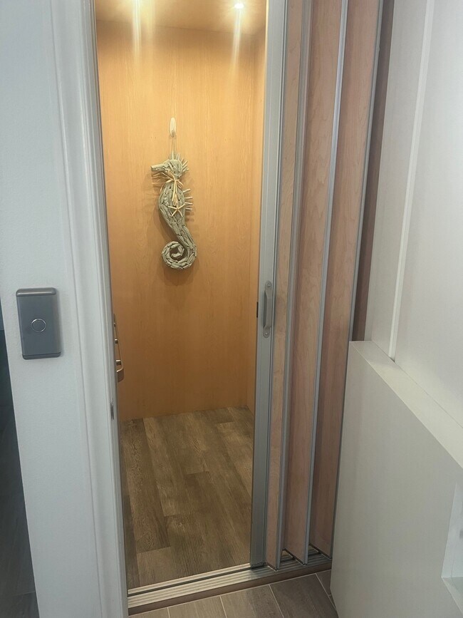 Building Photo - 11715 1st St E