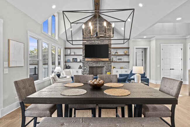 Building Photo - 533 Tom Cobb Dr