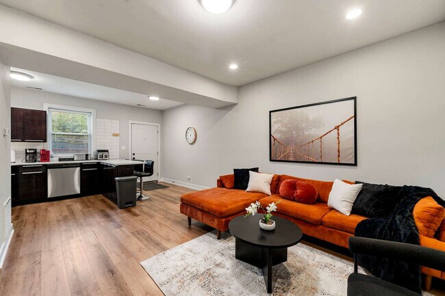 Building Photo - 2207 W 18th St