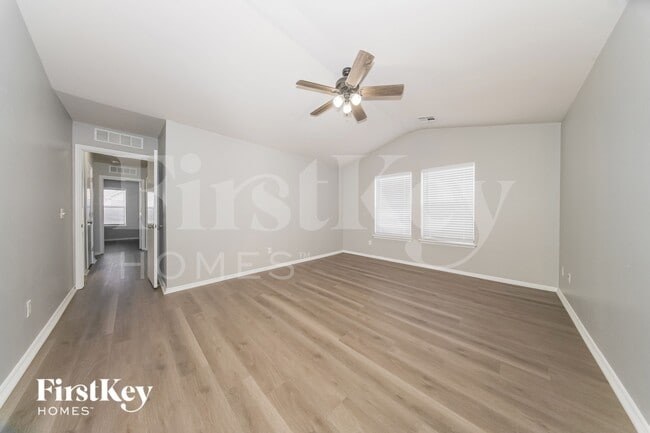 Building Photo - 3105 SW 104th Terrace