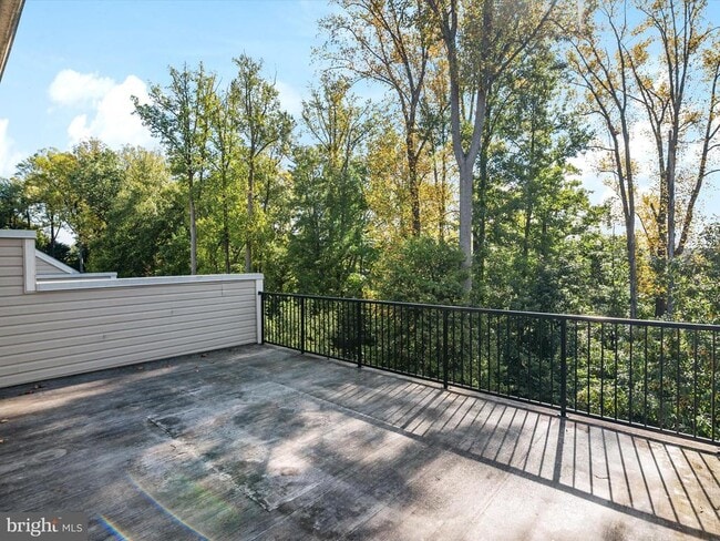 Building Photo - 1221 Orchid Rd