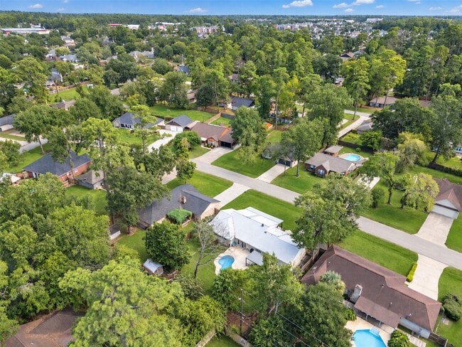 Building Photo - 403 Crossbow Dr