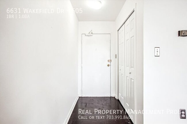 Building Photo - 6631 Wakefield Dr