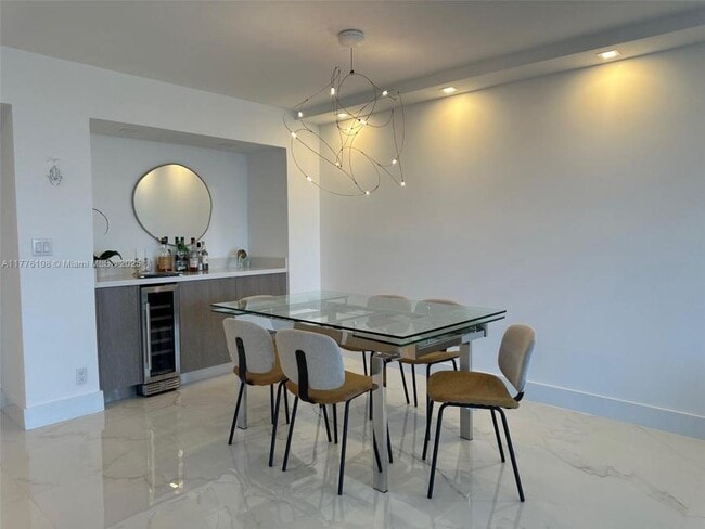 Building Photo - 2 bedroom in Sunny Isles Beach FL 33160