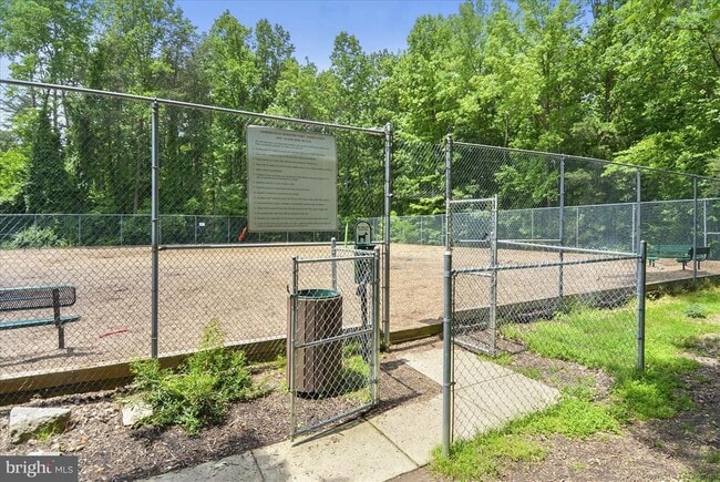 Building Photo - 6627 Briarleigh Way