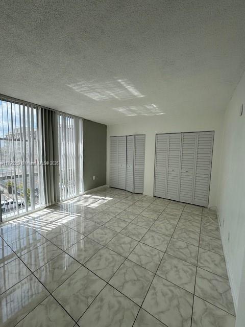 Building Photo - 1750 W 46th St