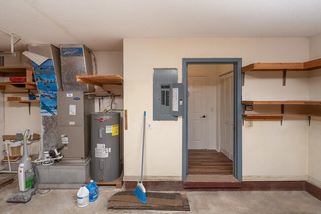 Building Photo - 1232 S Winterhawk Dr
