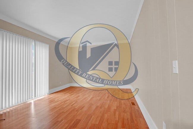 Building Photo - Available Now! - 3 Bedroom 1.5 Bath in Kearsley School District!