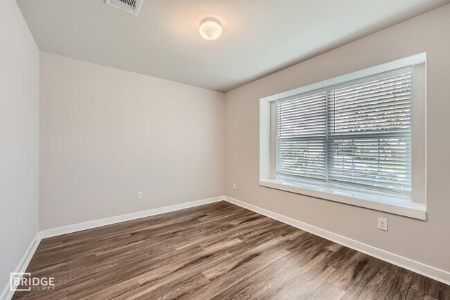 Building Photo - 6129 Fall Creek Ln