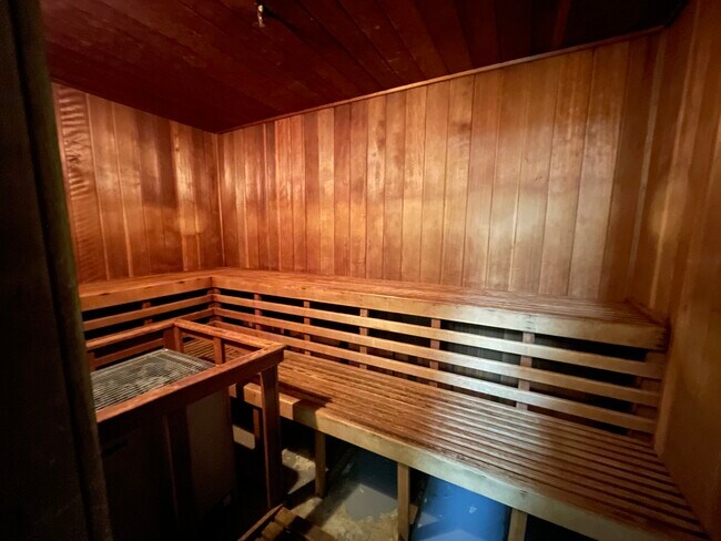 Building Photo - 1200 Braddock Pl