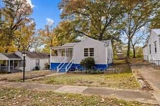 Building Photo - 7404 Paris Ave